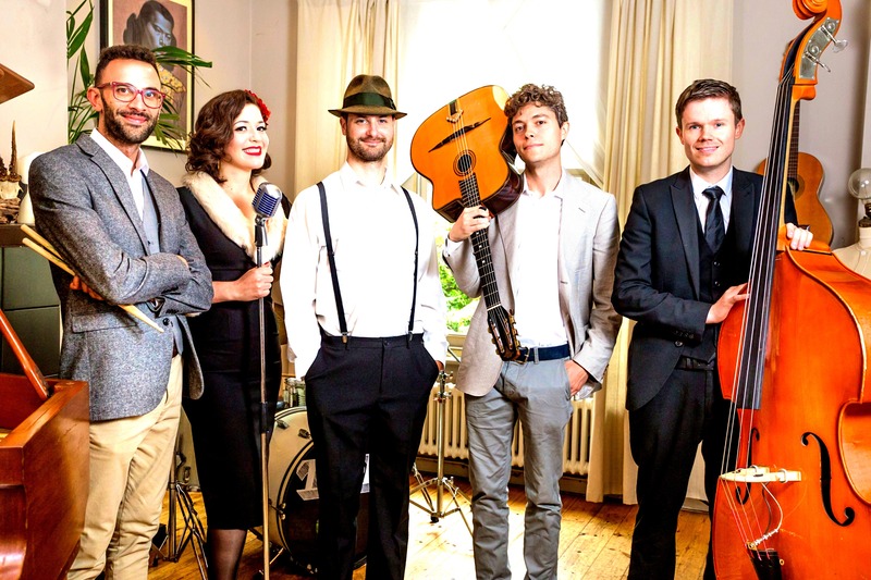 Hire a jazz band for a wedding